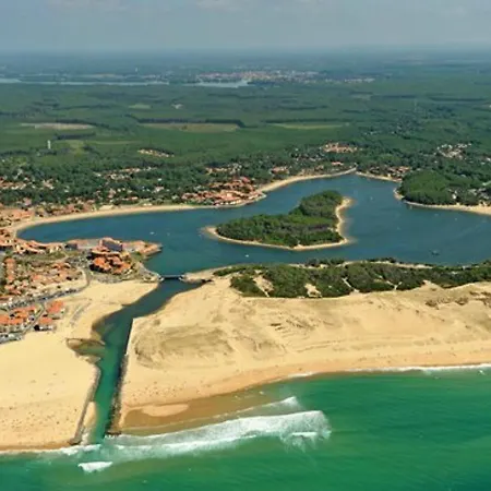 T2 Au Calme, Ideal Famille/amis, Proche Plage, Parking Prive, Terrasse. - Fr-1-379-146 *